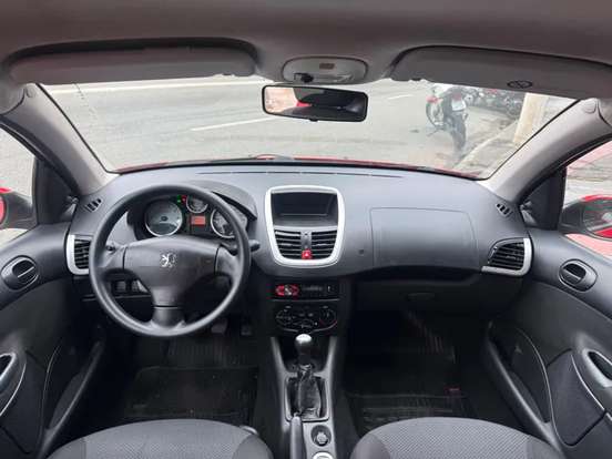PEUGEOT-207-2014