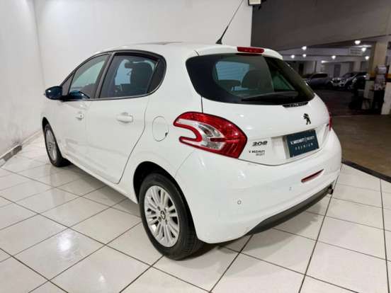 PEUGEOT-208-2017