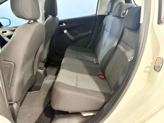 PEUGEOT-208-2017