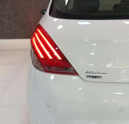 PEUGEOT-308-2015