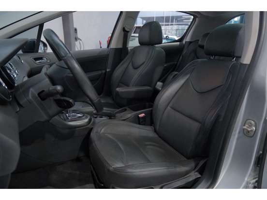 PEUGEOT-308-2013