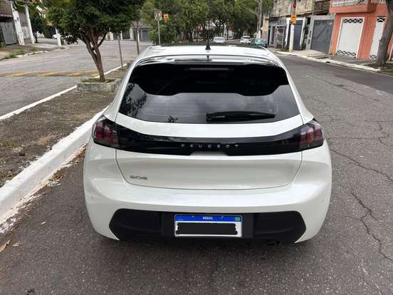 PEUGEOT-208-2022