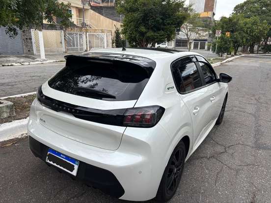 PEUGEOT-208-2022