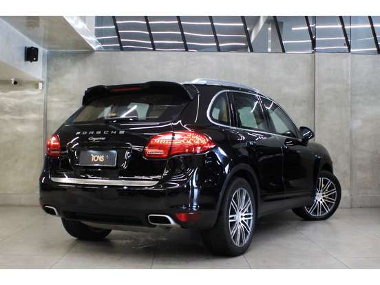 PORSCHE-CAYENNE-2013