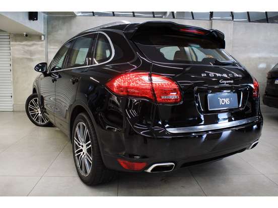 PORSCHE-CAYENNE-2013