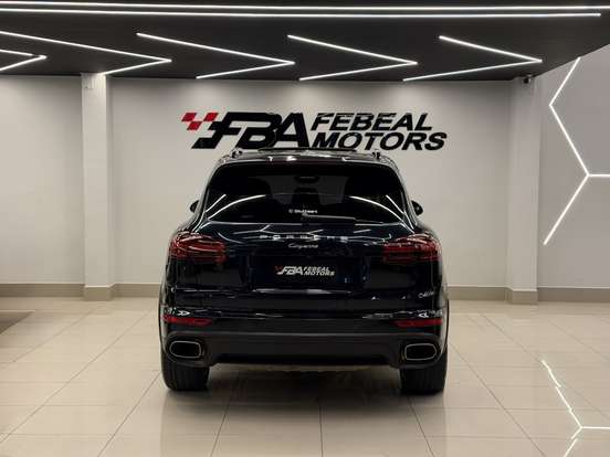 PORSCHE-CAYENNE-2017
