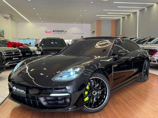 PORSCHE-PANAMERA-2023
