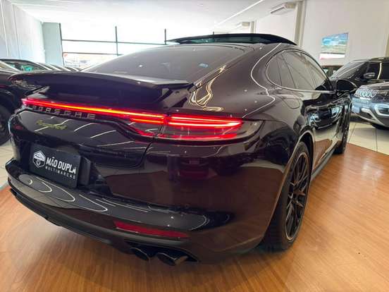 PORSCHE-PANAMERA-2023