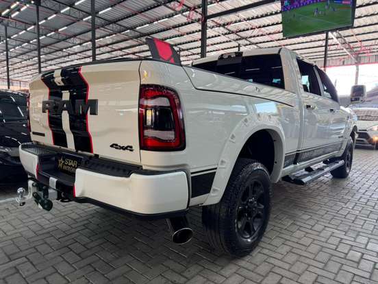 RAM-2500-6.7 I6 TURBO DIESEL LARAMIE CD 4X4 AUTOMÁTICO RAM-2500-2023
