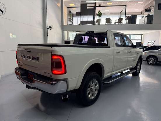 RAM-3500-6.7 I6 TURBO DIESEL LARAMIE CD 4X4 AUTOMÁTICO RAM-3500-2022