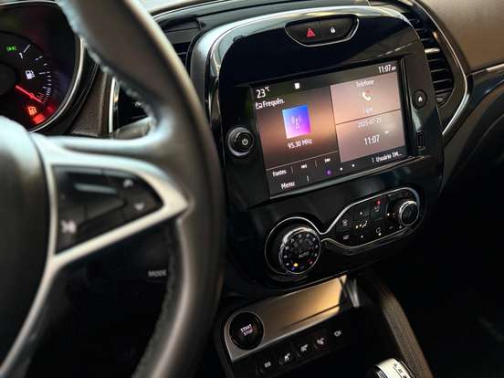 RENAULT-CAPTUR-2021