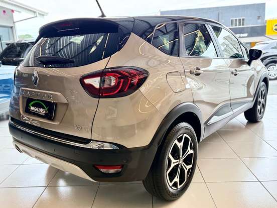 RENAULT-CAPTUR-2021
