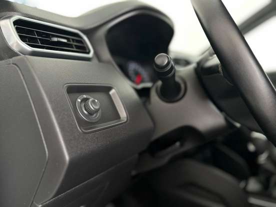 RENAULT-DUSTER-2023