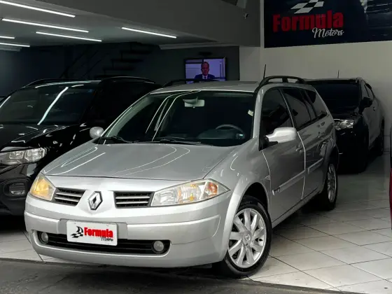 RENAULT MEGANE 1.6 DYNAMIQUE GRAND TOUR 16V FLEX 4P MANUAL RENAULT MEGANE 1.6 DYNAMIQUE GRAND TOUR 16V FLEX 4P MANUAL
