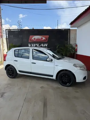 RENAULT SANDERO 1.0 EXPRESSION 16V FLEX 4P MANUAL RENAULT SANDERO 1.0 EXPRESSION 16V FLEX 4P MANUAL