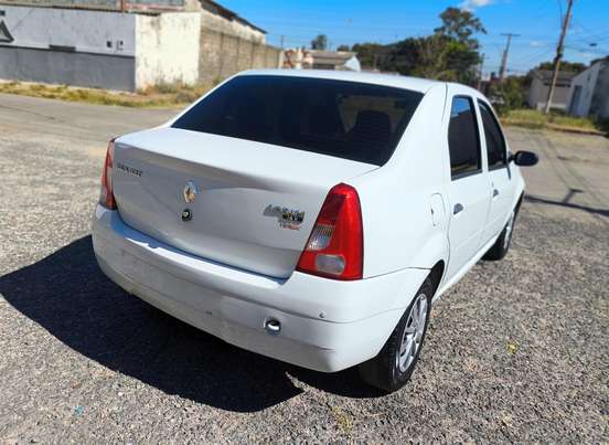 RENAULT-LOGAN-2009