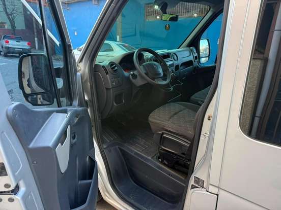 RENAULT-MASTER-2016
