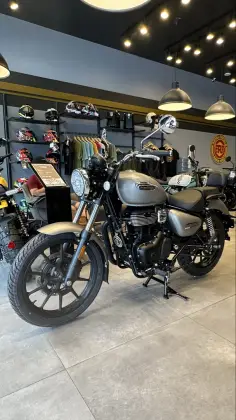 ROYAL ENFIELD METEOR 350 STELLAR ROYAL ENFIELD METEOR 350 STELLAR