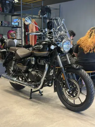 ROYAL ENFIELD METEOR 350 SUPERNOVA ROYAL ENFIELD METEOR 350 SUPERNOVA
