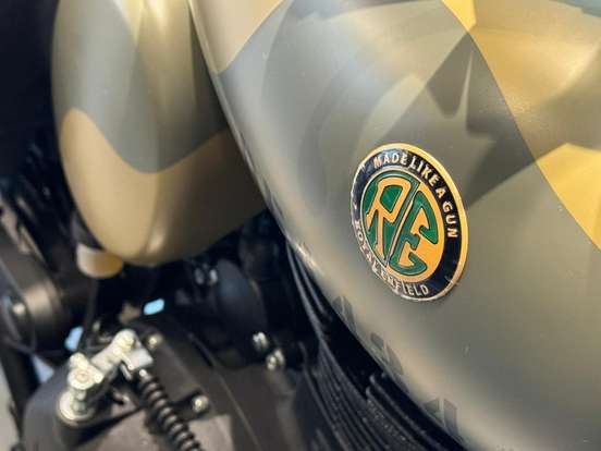 ROYAL ENFIELD-CLASSIC 350-2025