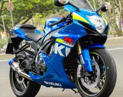 SUZUKI GSX-R750 SUZUKI GSX-R750