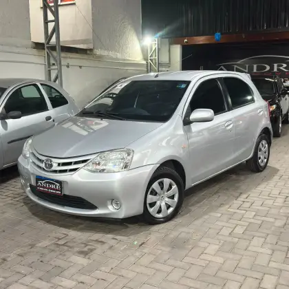 TOYOTA ETIOS 1.3 XS 16V FLEX 4P MANUAL TOYOTA ETIOS 1.3 XS 16V FLEX 4P MANUAL