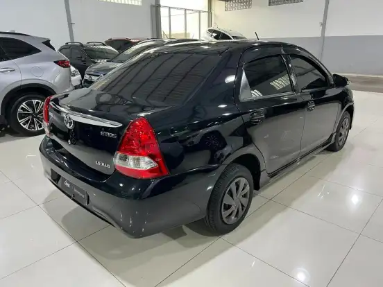 TOYOTA-ETIOS-2018