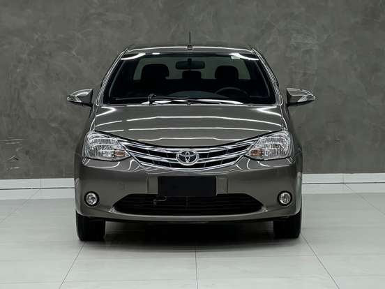 TOYOTA-ETIOS-2016
