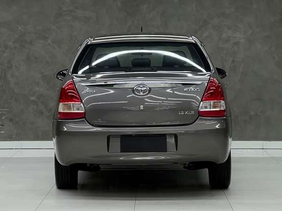 TOYOTA-ETIOS-2016