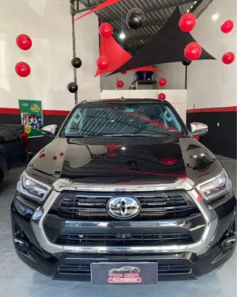 TOYOTA HILUX 2.8 D-4D TURBO DIESEL CD SRX 4X4 AUTOMÁTICO TOYOTA HILUX 2.8 D-4D TURBO DIESEL CD SRX 4X4 AUTOMÁTICO