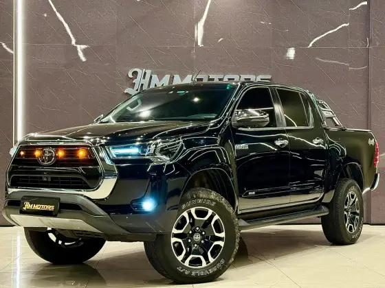 TOYOTA HILUX 2.8 D-4D TURBO DIESEL CD SRX 4X4 AUTOMÁTICO