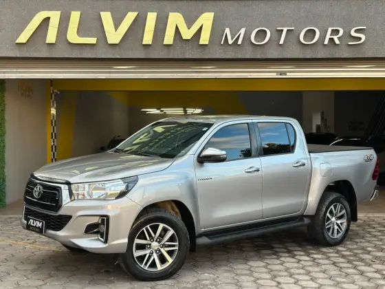 TOYOTA HILUX 2.8 SRV 4X4 CD 16V DIESEL 4P AUTOMÁTICO TOYOTA HILUX 2.8 SRV 4X4 CD 16V DIESEL 4P AUTOMÁTICO