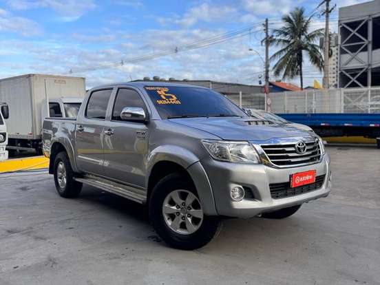 TOYOTA-HILUX-2.7 SRV 4X2 CD 16V FLEX 4P AUTOMÁTICO TOYOTA-HILUX-2014