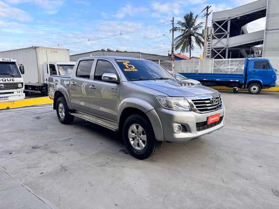 TOYOTA-HILUX-2014