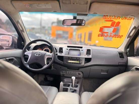 TOYOTA-HILUX-2.7 SRV 4X2 CD 16V FLEX 4P AUTOMÁTICO TOYOTA-HILUX-2014