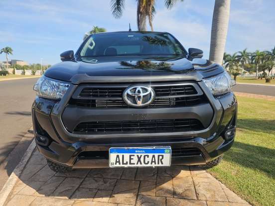 TOYOTA-HILUX-2.8 D-4D TURBO DIESEL CD SR 4X4 AUTOMÁTICO TOYOTA-HILUX-2022