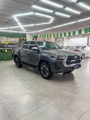 TOYOTA HILUX 2.8 D-4D TURBO DIESEL CD SRV 4X4 AUTOMÁTICO