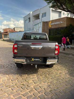 TOYOTA-HILUX-2024