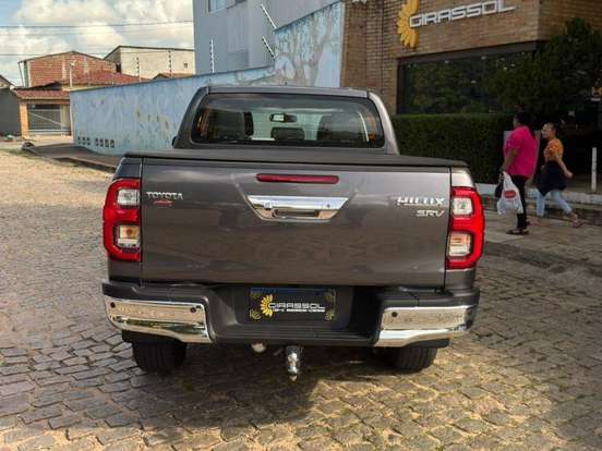 TOYOTA-HILUX-2.8 D-4D TURBO DIESEL CD SRV 4X4 AUTOMÁTICO TOYOTA-HILUX-2024
