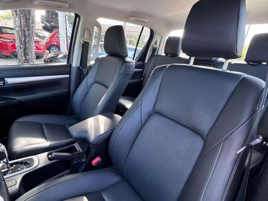 TOYOTA-HILUX-2.8 D-4D TURBO DIESEL CD SRV 4X4 AUTOMÁTICO TOYOTA-HILUX-2024