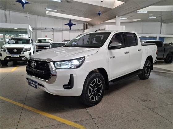 TOYOTA HILUX 2.8 D-4D TURBO DIESEL CD SRV 4X4 AUTOMÁTICO
