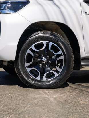 TOYOTA-HILUX-2026