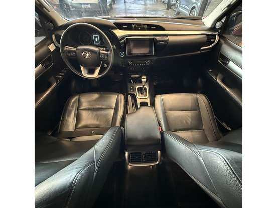 TOYOTA-HILUX-2.8 SRX 4X4 CD 16V DIESEL 4P AUTOMÁTICO TOYOTA-HILUX-2016