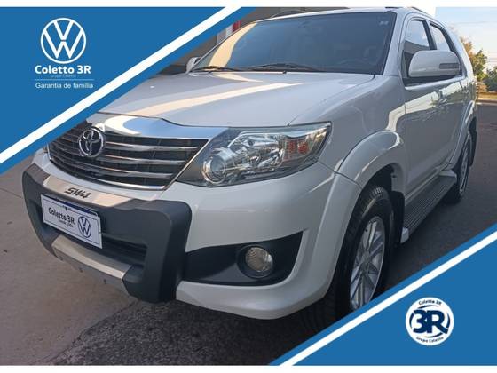 TOYOTA HILUX SW4 2.7 SR 4X2 16V FLEX 4P AUTOMÁTICO