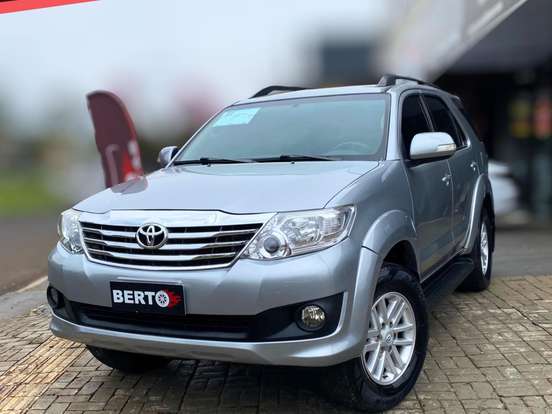 TOYOTA-HILUX SW4-2.7 SR 4X2 16V FLEX 4P AUTOMÁTICO TOYOTA-HILUX SW4-2014