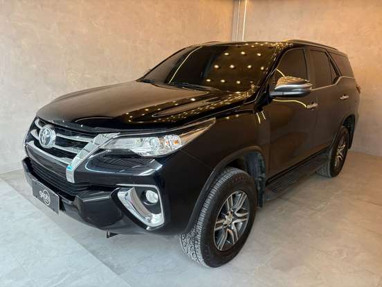 TOYOTA-HILUX SW4-2.7 SRV 7 LUGARES 4X2 16V FLEX 4P AUTOMÁTICO TOYOTA-HILUX SW4-2017
