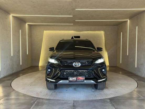 TOYOTA-HILUX SW4-2023