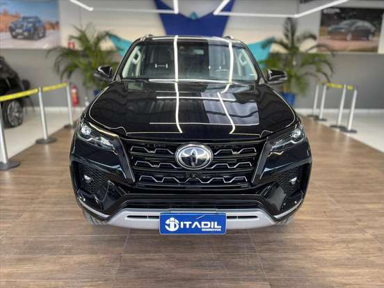 TOYOTA-HILUX SW4-2023