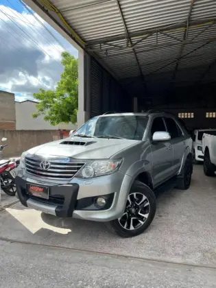 TOYOTA HILUX SW4 3.0 SRV 4X4 16V TURBO INTERCOOLER DIESEL 4P AUTOMÁTICO