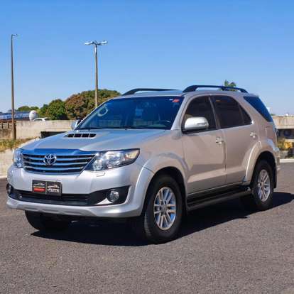 TOYOTA-HILUX SW4-2012